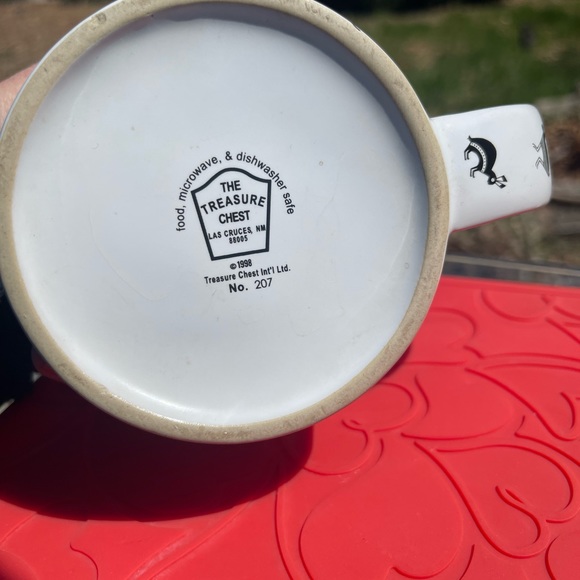 Las Cruxes Treasure Chest Rabbit Cup coffee tea hot chocolate - Picture 6 of 6